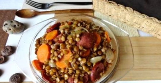 Чечевица с колбасками