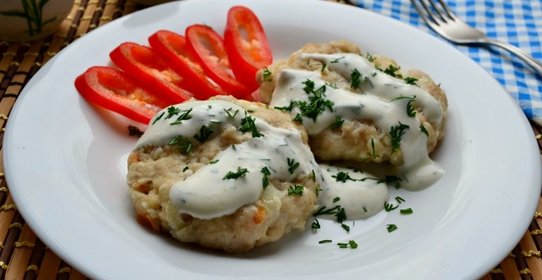 Котлеты из кролика с брынзой в микроволновке