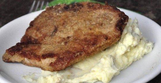 Отбивные из свинины в кляре