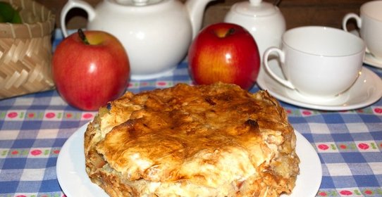 Слоеный яблочный пирог