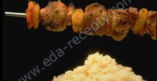 Рис с куриными шашлычками по-тайски