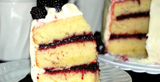 Пирог с ягодным джемом