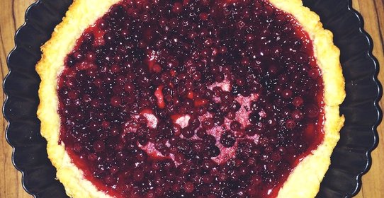 Брусничный пирог из рубленого теста