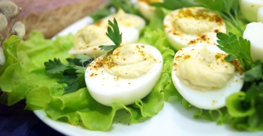 Зеленый салат с сыром