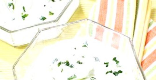 Салат с огурцом и мятой