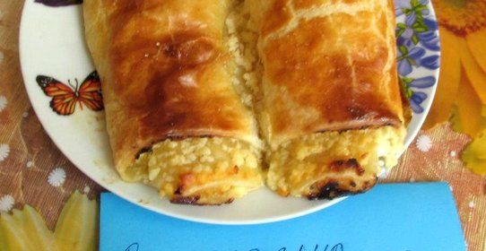 Слоеные рулетики с творогом