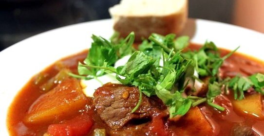 Гуляш в казане