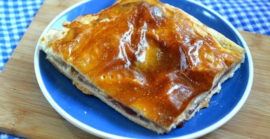 Пирог с малиной из слоеного теста