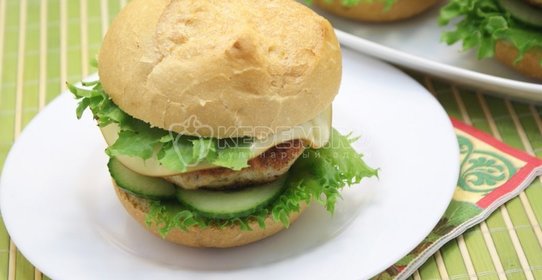 Ароматные луковицы с мясом и сыром