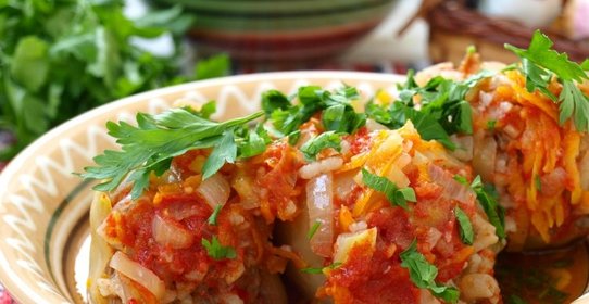 Фаршированный перец с начинкой из мясного фарша и кабачка