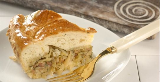 Пирог с молодой капустой