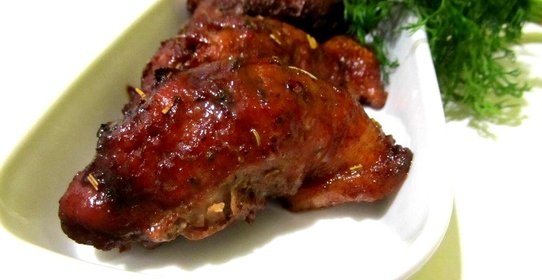 Свиные рулетики с финиками