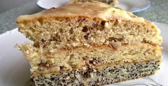 Шарлотка с маком и яблоками