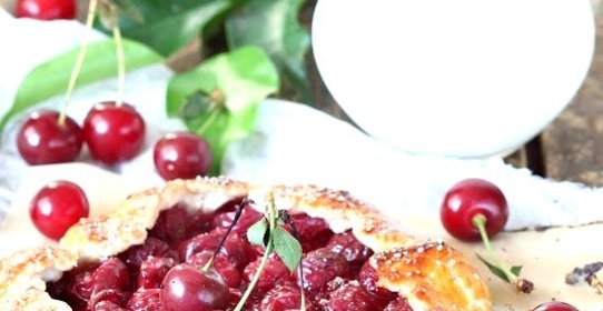 Мини-галеты с вишней для воскресного завтрака