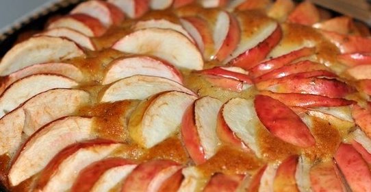 Постная коврижка с яблоками