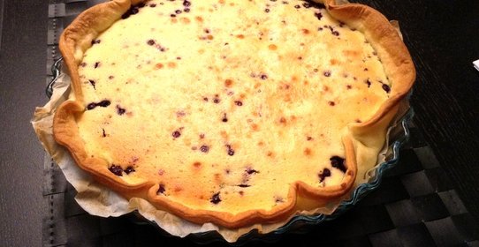 Открытый пирог с голубикой