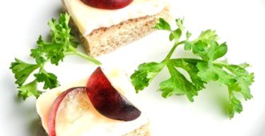 Овсяные бисквиты с маскарпоне и виноградом