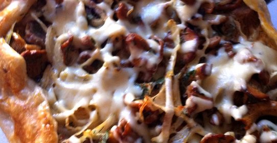 Летний пирог с лисичками