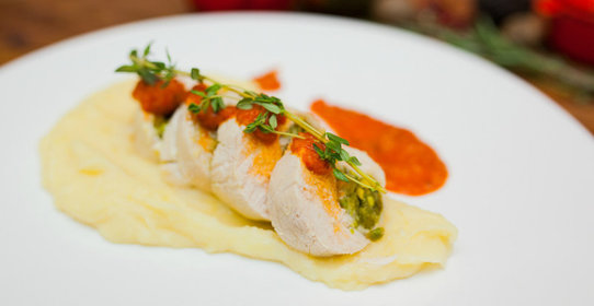 Куриные рулеты с фисташковой начинкой за 45 минут