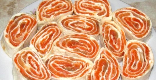 Рулет из лаваша с форелью