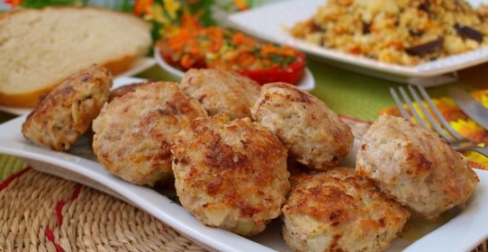 Котлеты из индюшиного фарша с кус-кусом