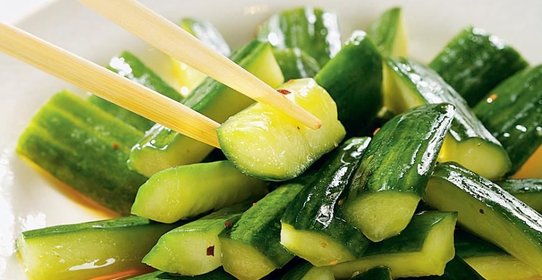 Салат из огурцов с чесноком