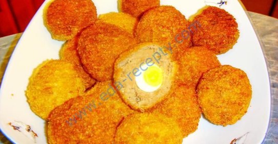 Мясные шарики с яйцом