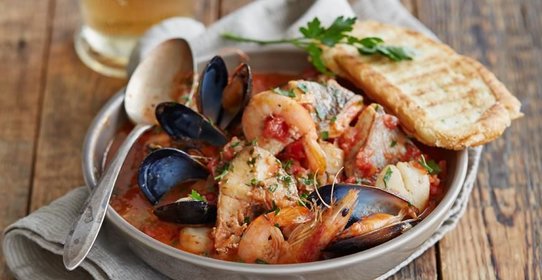 Морепродукты в томатном соусе