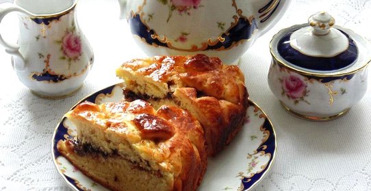 Сдобный пирог с джемом
