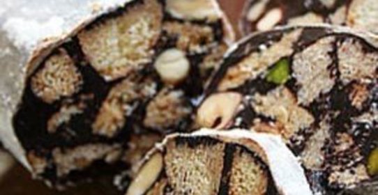 Шоколадный сервелат с орехами