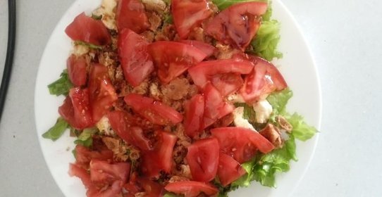 Салат с адыгейским сыром