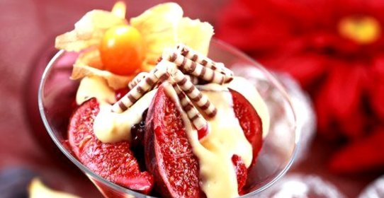 Инжир и малина в креме из лавандового меда