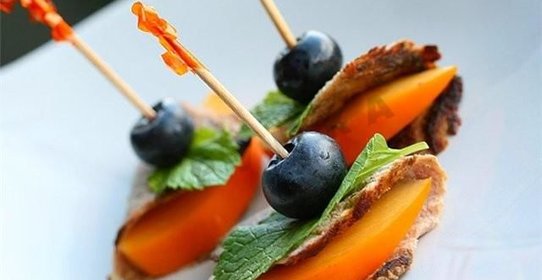 Канапе с жареным мясом