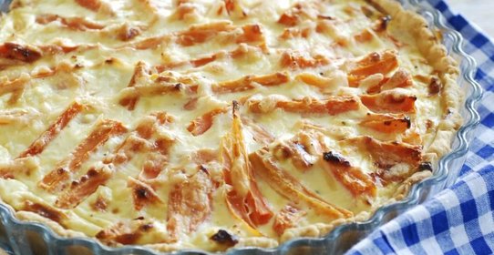 Открытый пирог с морковью