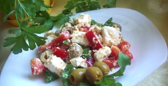 Салат с сыром фета