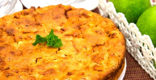 Пирог с творогом и яблоками