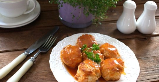 Тефтели в томатном соусе со сметаной