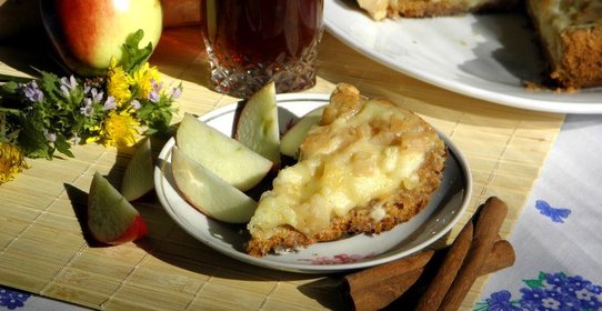 Яблочный пирог со сметанным суфле