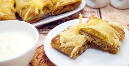 Пирог с бананами и малиновым джемом