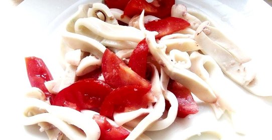 Закусочный салат из кальмара