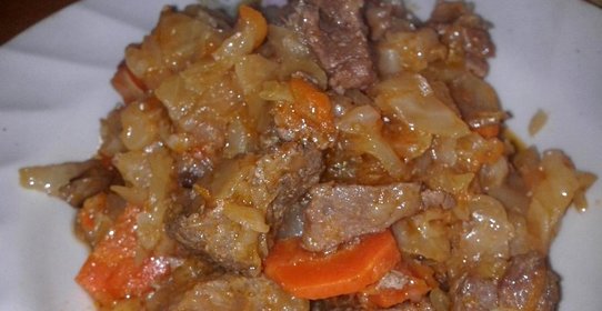 Тушеная капуста со свининой в мультиварке