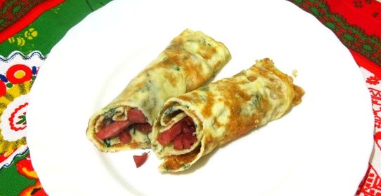 Яичные рулетики с колбасой