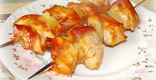 Куриный шашлык на шпажках