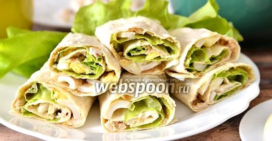 Рулет из лаваша с икрой трески и салатом