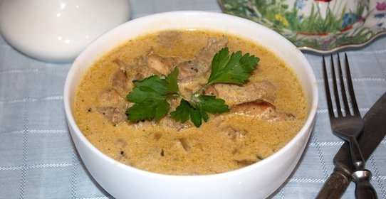 Мясо под сливочным соусом