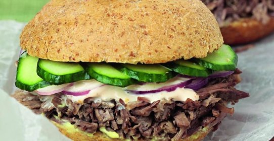 Бургер из тушеной говядины