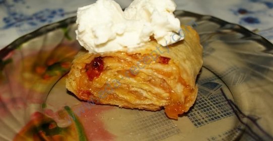 Штрудель из лаваша с яблоками