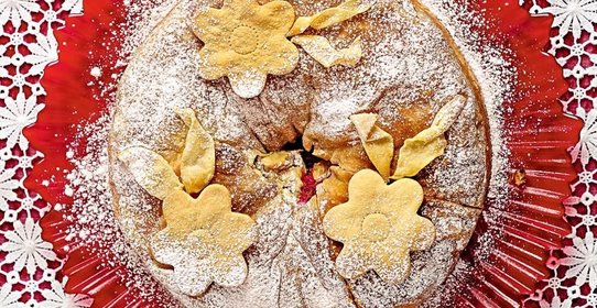 Вишнево-творожный штрудель