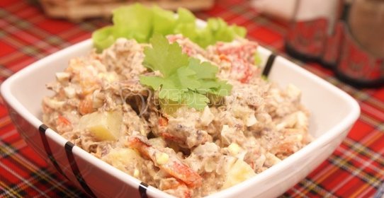 Салат с тунцом