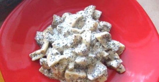 Шампиньоны со сметаной и маком
